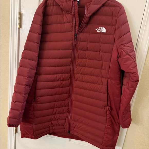 The North Face Puffer Jacket - Picture 8 of 9